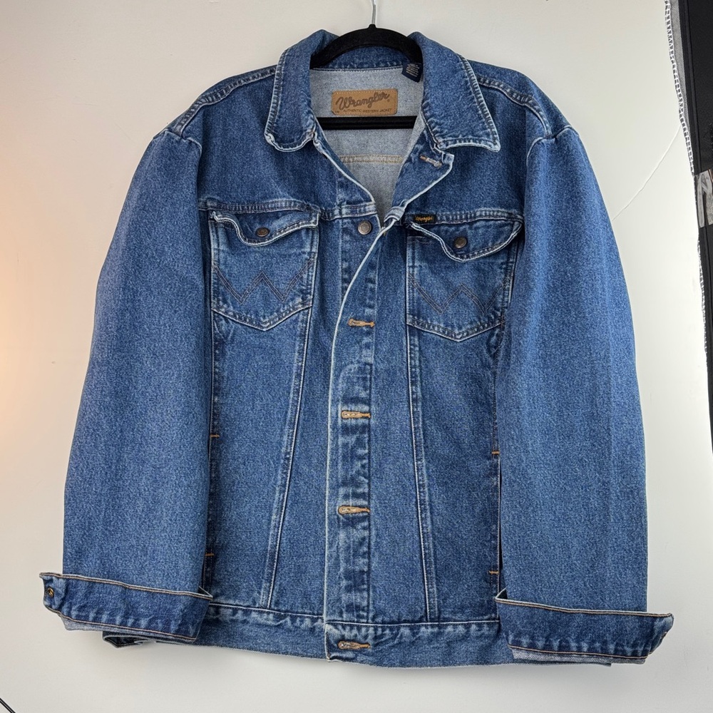 Wrangler Classic Blue Denim Jacket Sz XLT 100%cotton Western Rodeo Casual